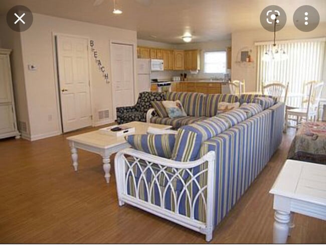 Building Photo - 210 E Spencer Ave