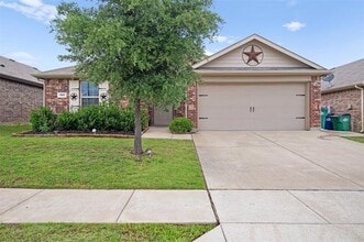 Building Photo - 925 Corbitt Ln