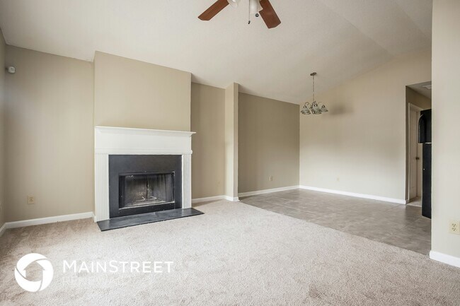 Foto del edificio - 5857 Eagles Feather Ln