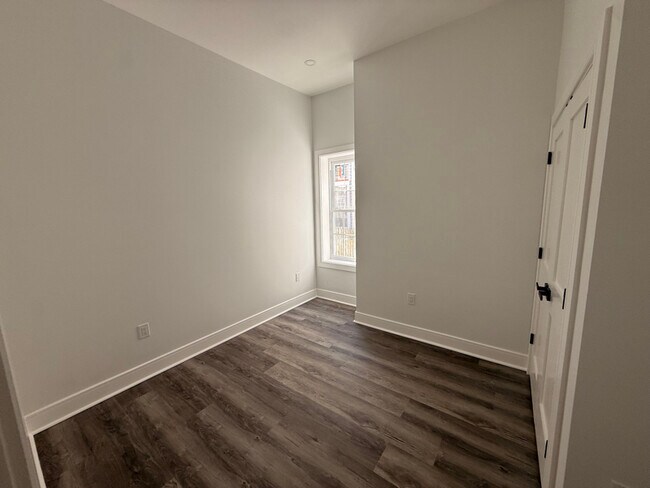 Foto del edificio - 321 Jefferson Ave