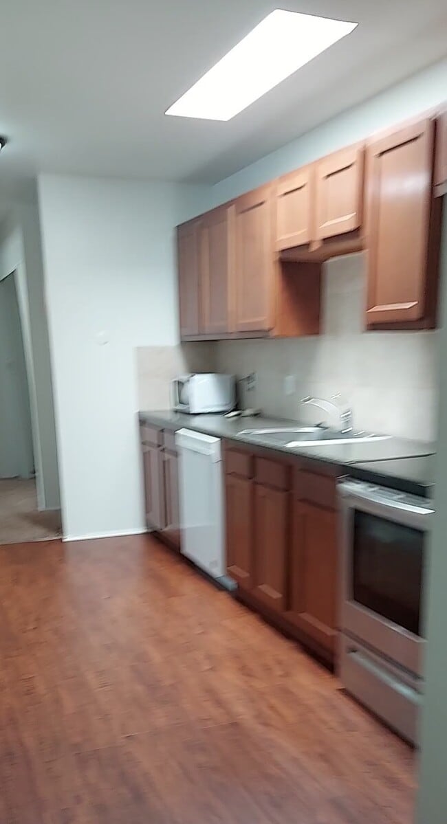 Foto del edificio - 915 S Division St