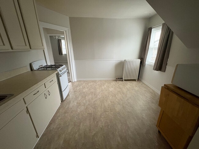 Foto del edificio - 834 Paris Ave NE