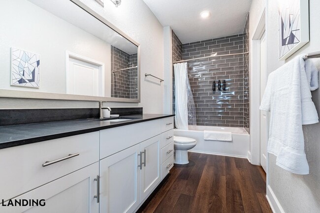 Foto del edificio - 918 Aventine Dr