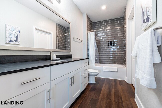 Building Photo - 918 Aventine Dr