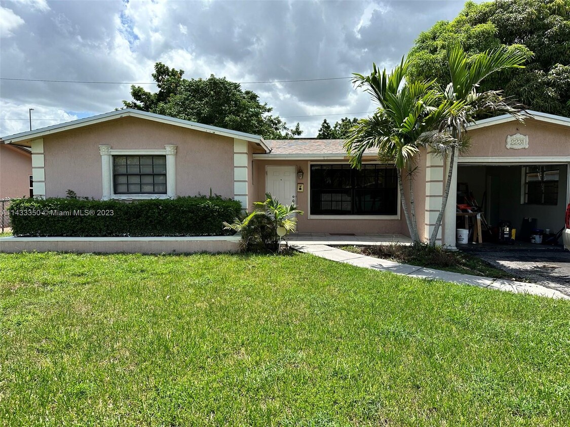 Foto principal - 2231 NW 51st Ave