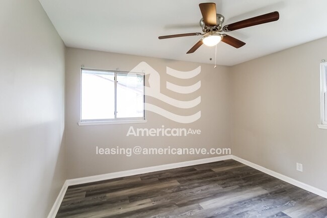 Building Photo - 3036 Urban Ave