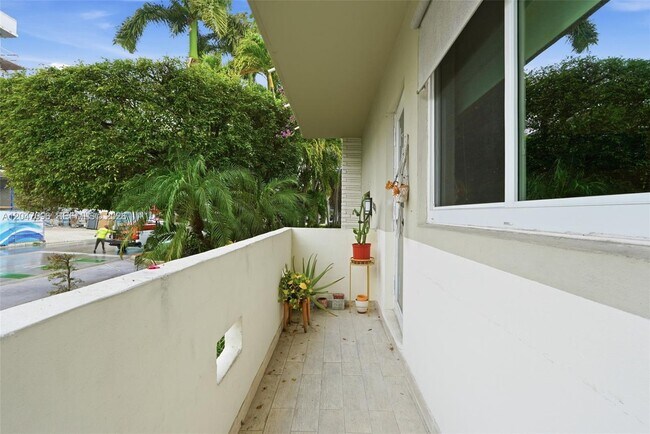 Foto del edificio - 9881 W Bay Harbor Dr
