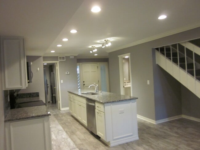 LED Lights in Kitchen - 3059 Sea Marsh Rd