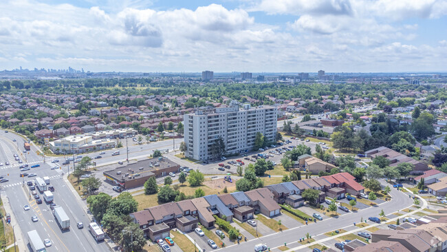 Aerial Photo - 370 Steeles Ave