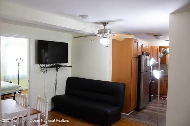 Foto del edificio - 319 Webster Ave