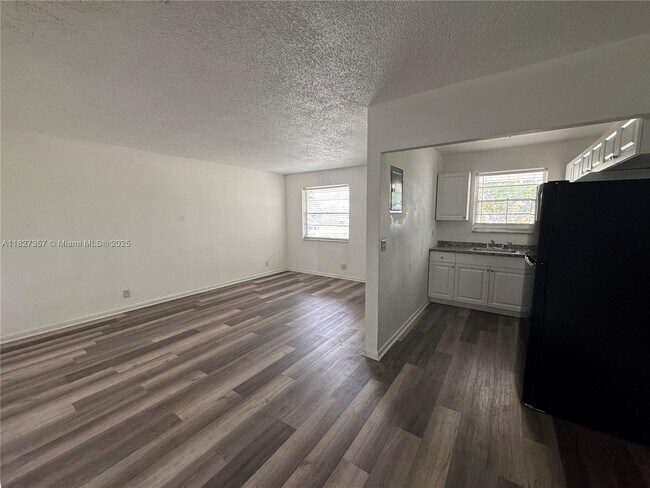 Foto del edificio - 400 SE 9th Ct