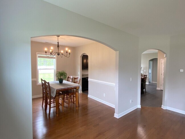Building Photo - 4 Bedroom Single Family Home in Holly Ridge