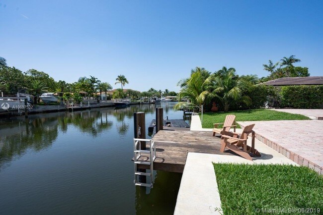 Building Photo - 12805 N Bayshore Dr