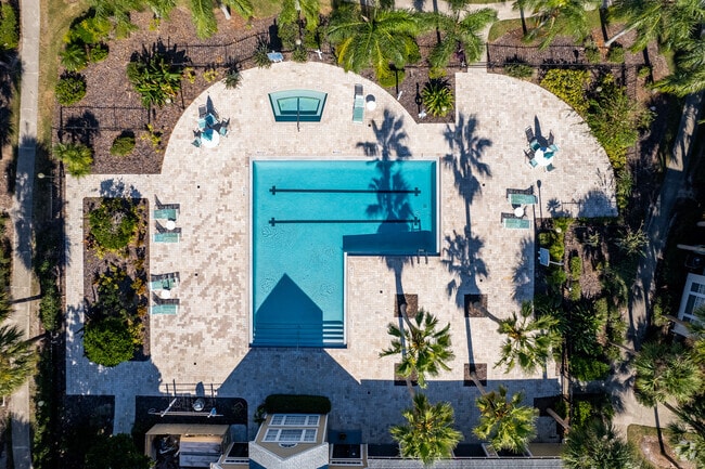 Main Pool - 1091 S Hiawassee Rd