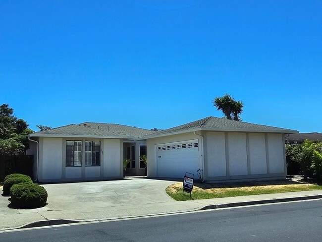 Building Photo - 1344 Tarpon St