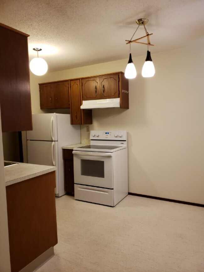 Photo du bâtiment - 0 Bed 0 Bath Unit in Red Deer, AB
