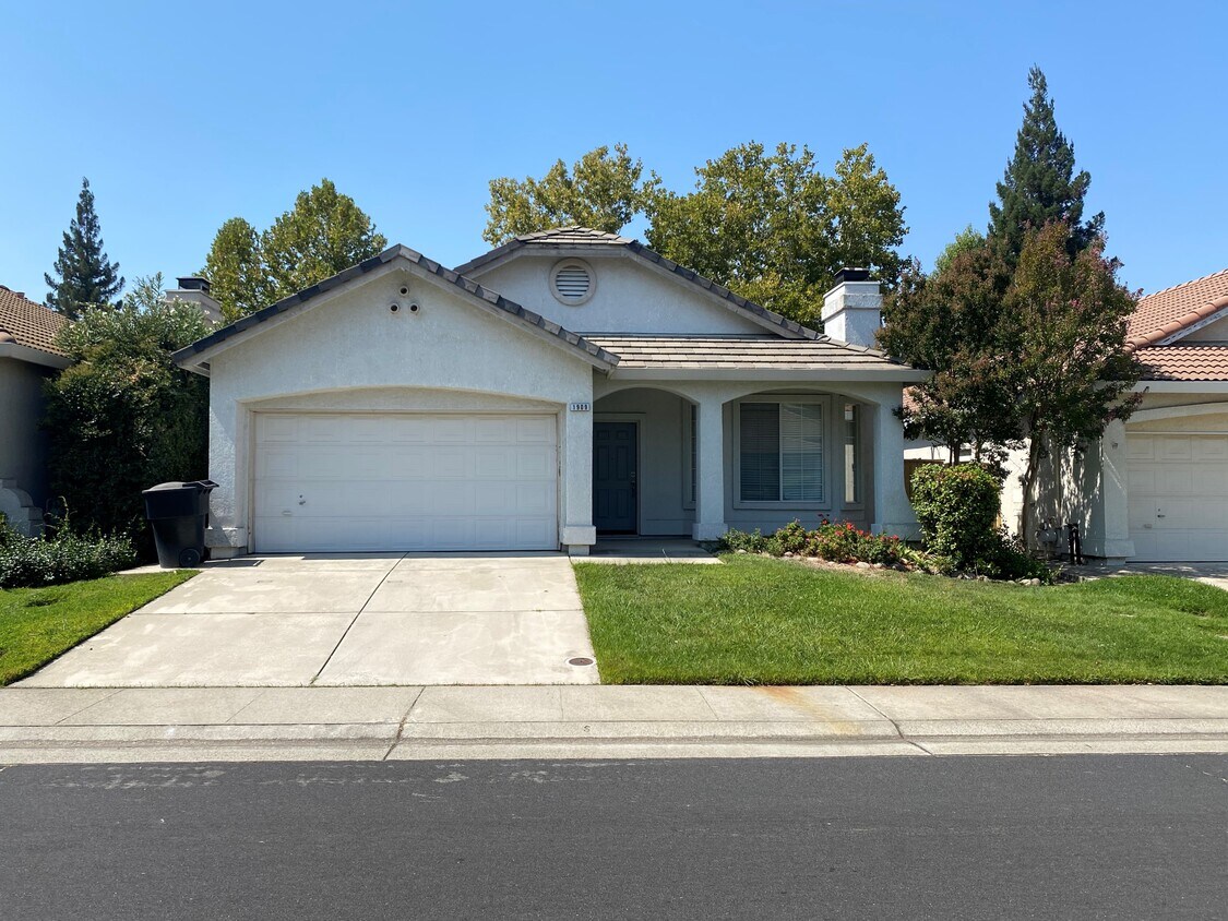 1909 Lindsay Dr, Roseville, CA 95678 House Rental in Roseville, CA