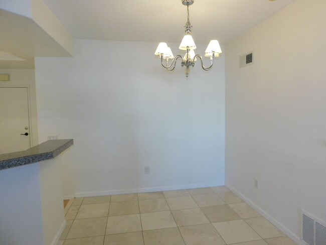 Foto del edificio - Downstairs Westpark Condo 1 Bedroom 1 Bath...