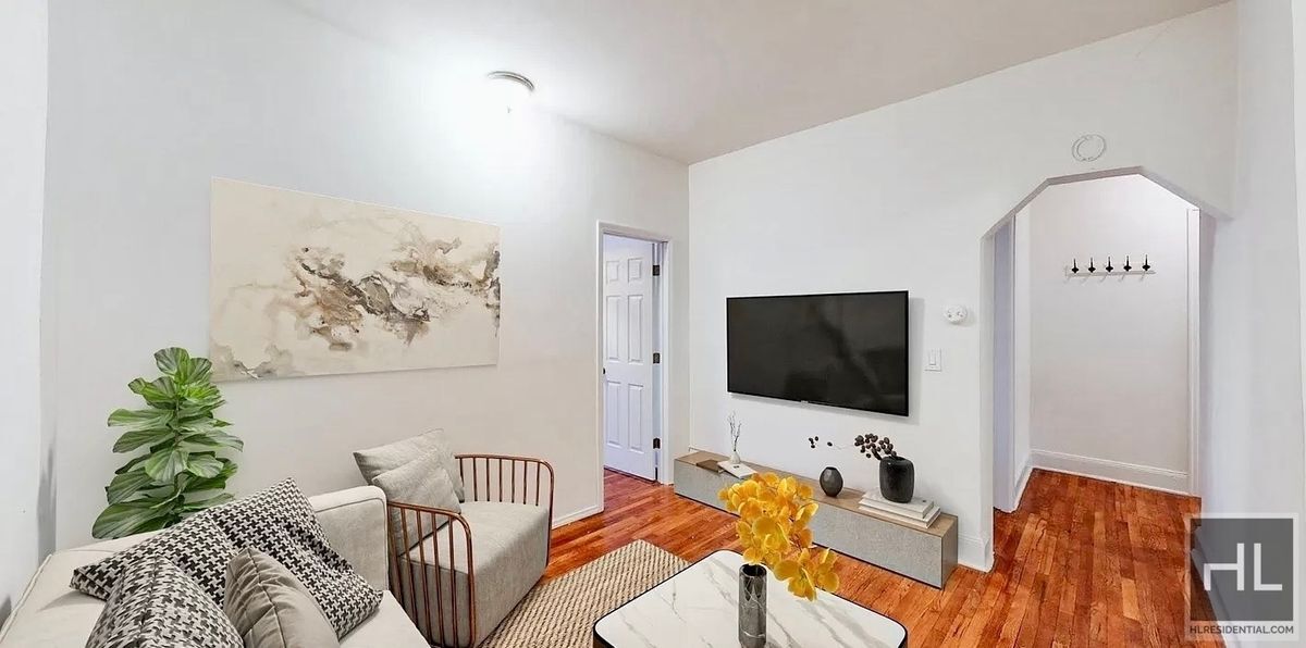 Primary Photo - 3 AVENUE