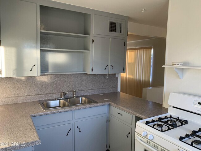 Foto del edificio - 2856 W Butler Dr
