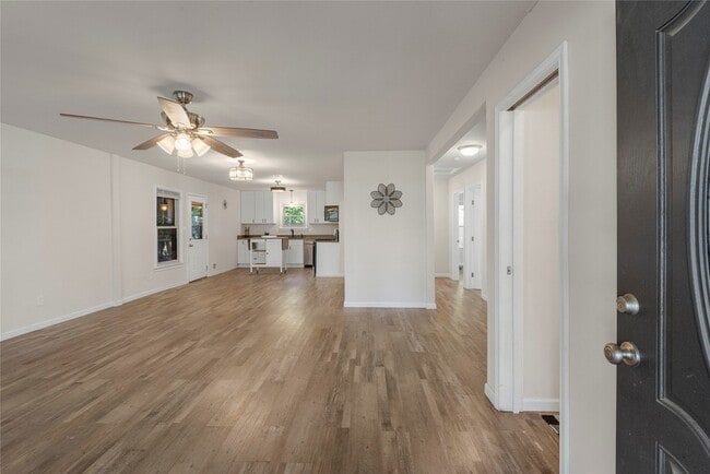 Foto del edificio - 2221 N Alexander St