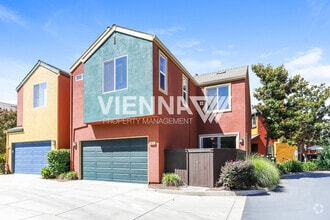 Building Photo - 824 Gold Ln