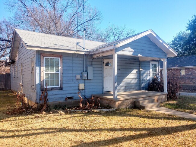 Foto del edificio - $1295.00 - 2 bedroom 1 bathroom house in c...