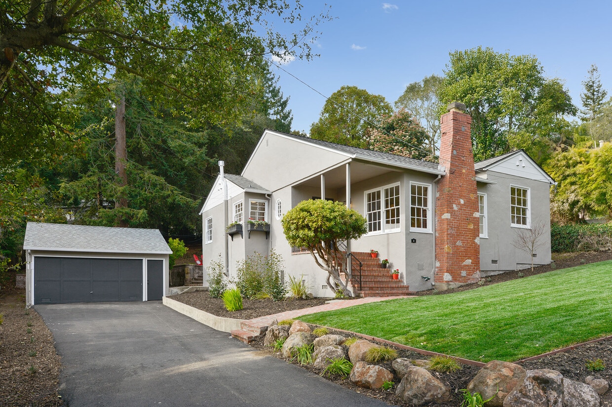 Primary Photo - 3 El Gavilan Rd