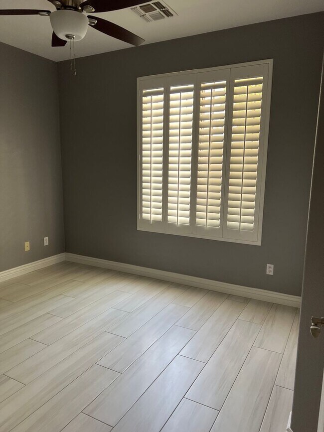 Foto del edificio - 3 Bedroom Single Family Home in Phoenix