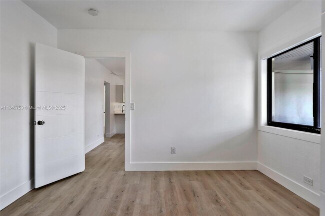 Building Photo - 711 Beacom Blvd
