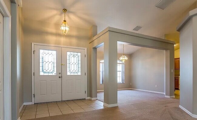Building Photo - 720 Westview Dr
