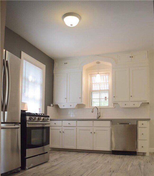 Foto del edificio - Amazing 7 bed in west Campus for Aug 2026