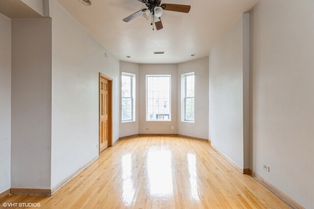 Building Photo - 417 S Kilbourn Ave