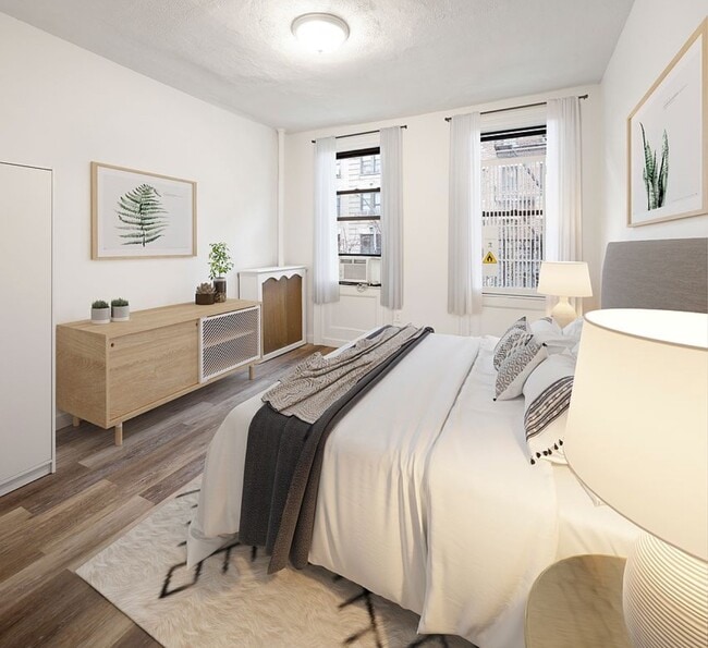 Building Photo - 715 W 180th St