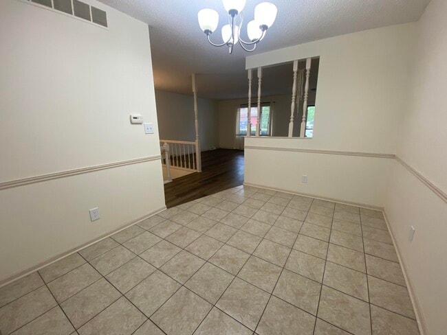 Building Photo - 1309 W Lexington Cir