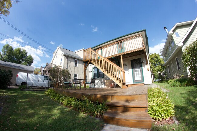 Deck & Balcony - 514 8th St SE