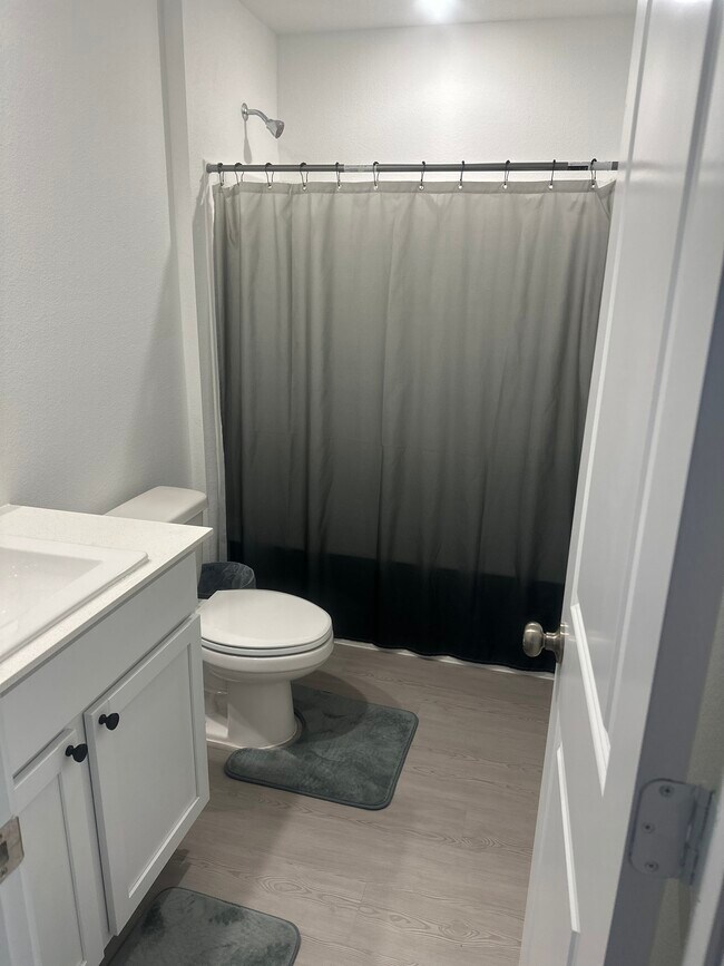Foto del edificio - 905 Shady Oaks Dr