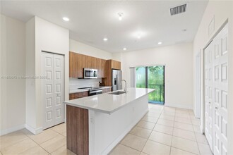 Building Photo - 7831 NW 104th Ave