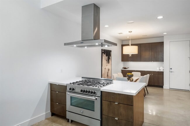 Building Photo - 316 Birdsall St