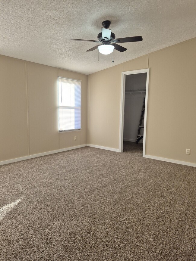 Foto del edificio - 2466 Reese Rd