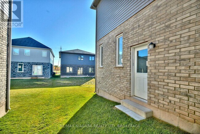 Building Photo - 226 Bethune Ave