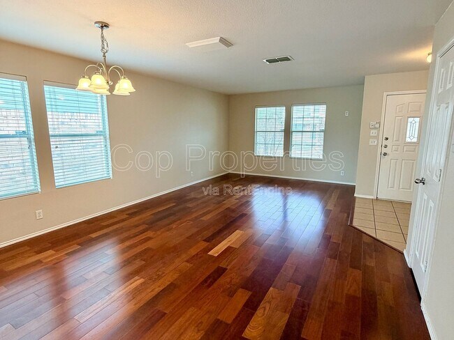 Foto del edificio - 25526 Gold Yarrow