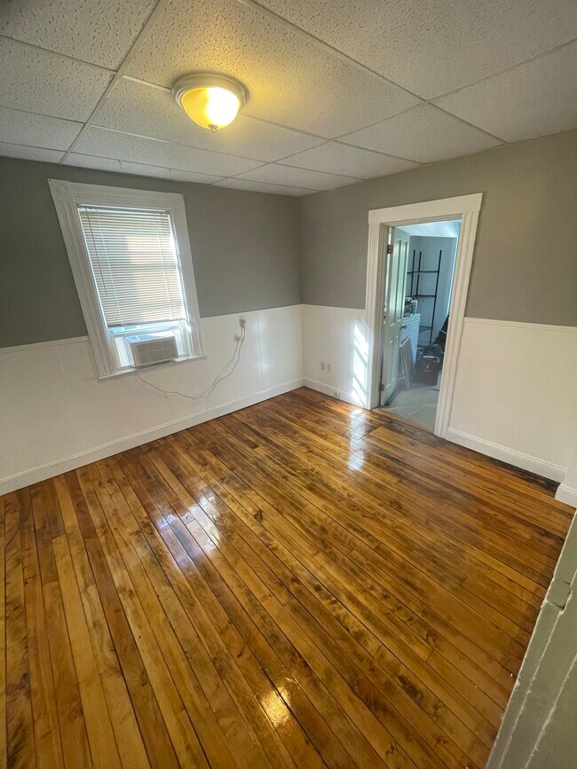 Living Room - 82 Bristow St