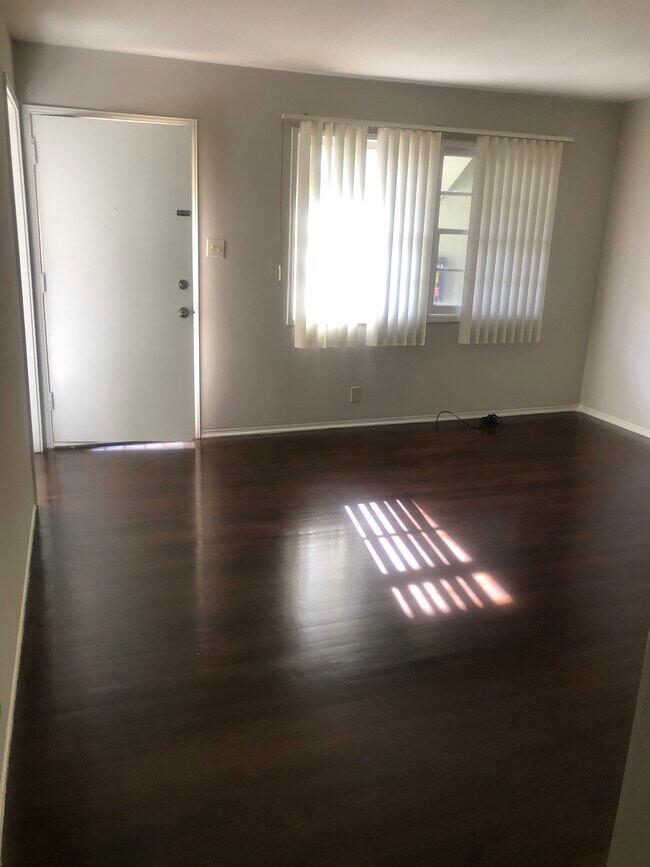 Foto del edificio - 4147 Lockland Pl