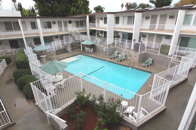 Foto del edificio - Encino Woodley Apartments