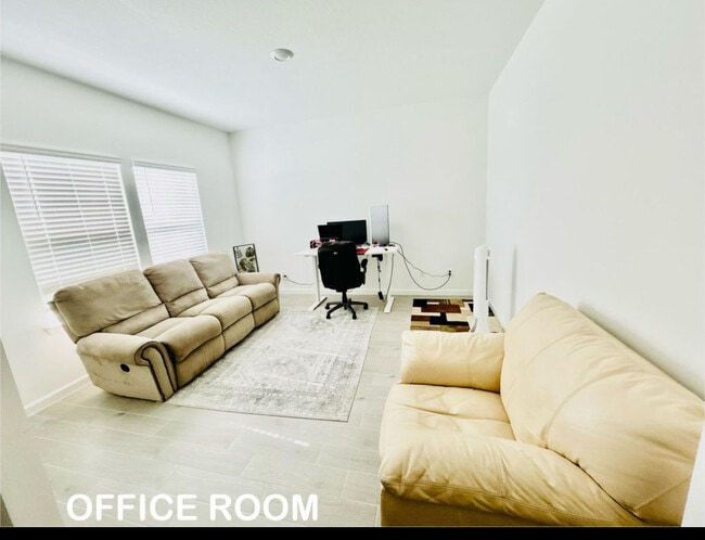 Building Photo - 35 White Rabbit Run