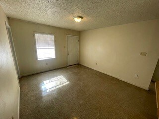 Foto del edificio - 48088 Stafford Rd