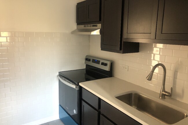 Building Photo - 3801 W 124th Pl