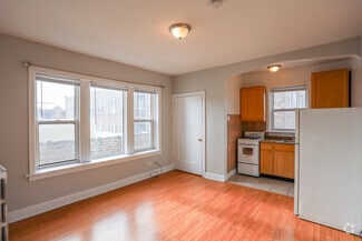 Building Photo - 3242 N Pulaski Rd