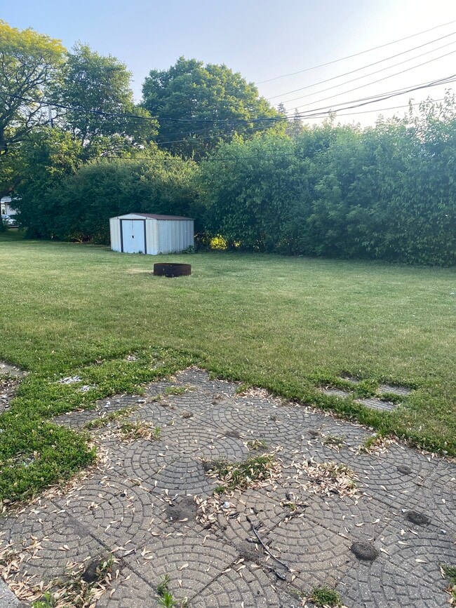 Building Photo - 326 Born Pl